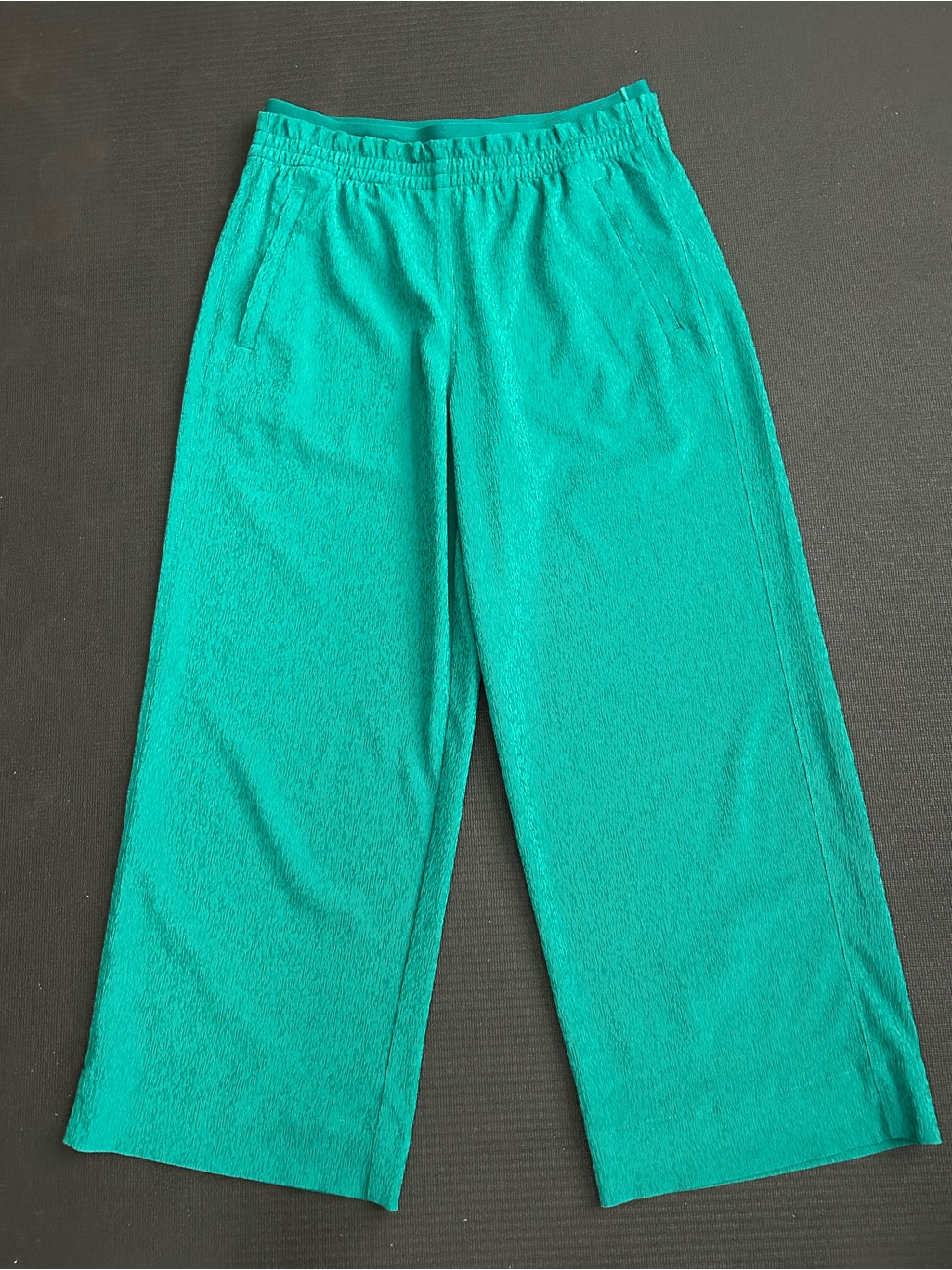 Athleta Echo High Rise Textured Wide Leg Crop Size 6